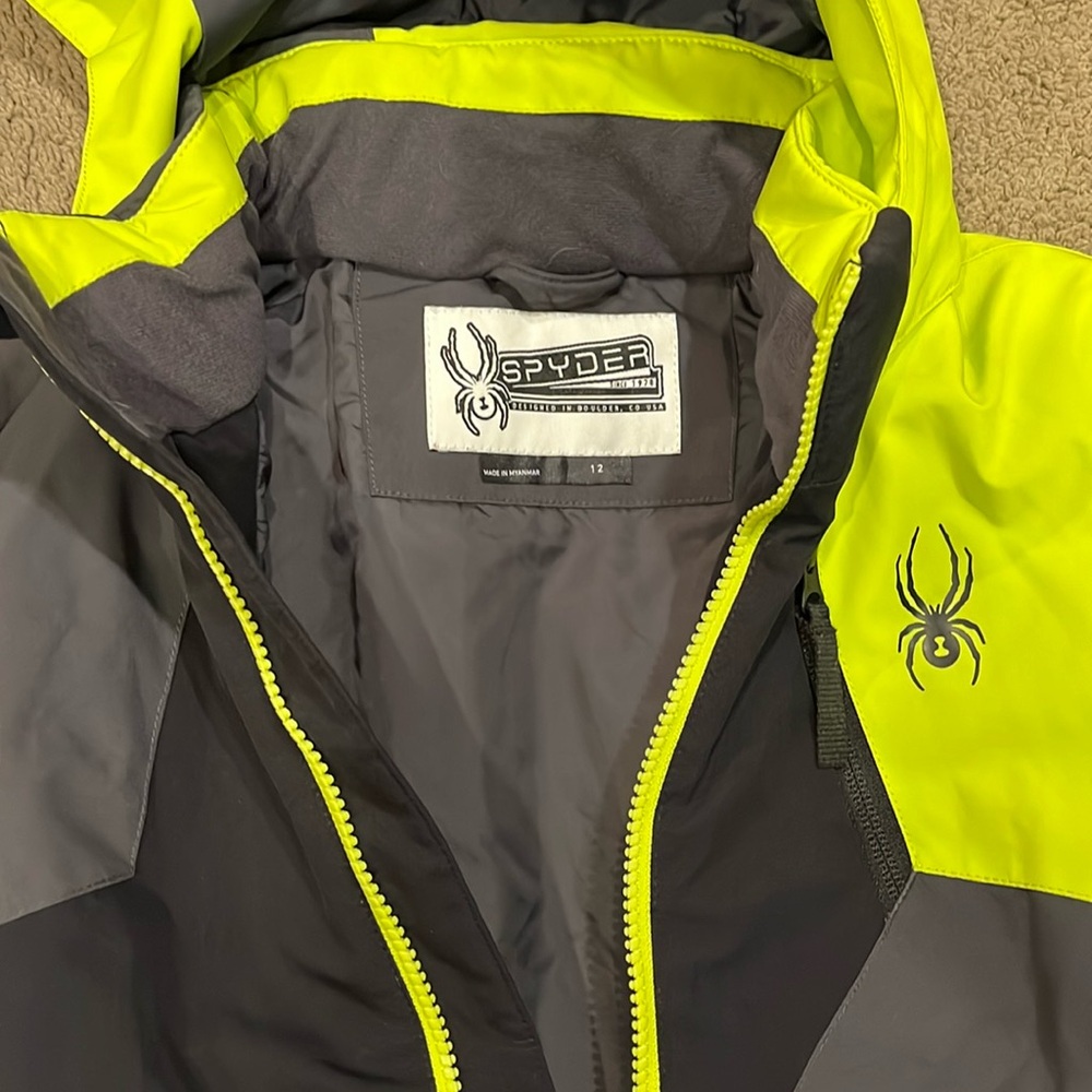 Spyder Boys ski jacket and hat